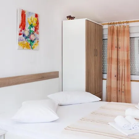 Mirna Center & Beach Gradac (Split-Dalmatia)
